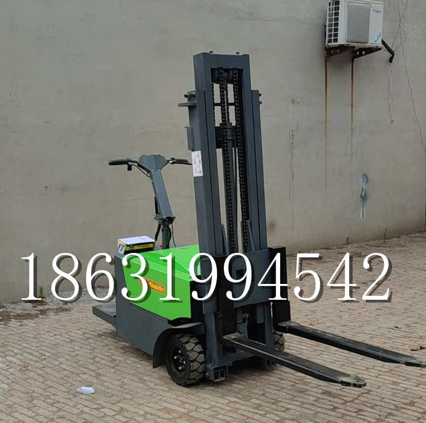 榆林市优程全电动叉车插腿式堆高车液压装卸车1.5吨升高小型站驾式铲车